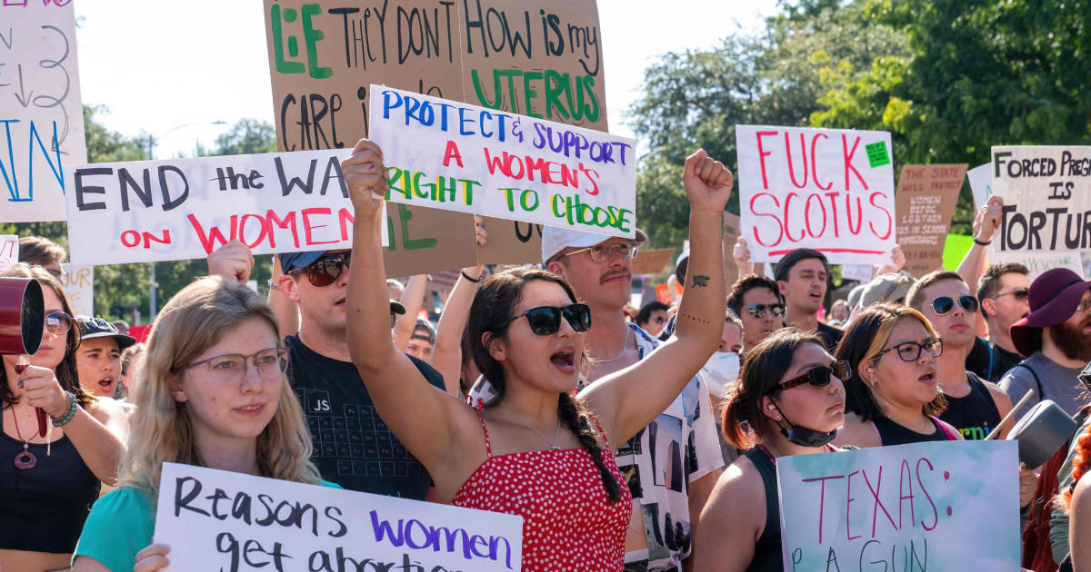Texas law banning abortion temporarily blocked by court 
