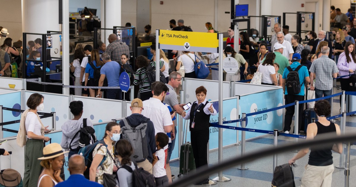Airlines brace for huge weekend crowds