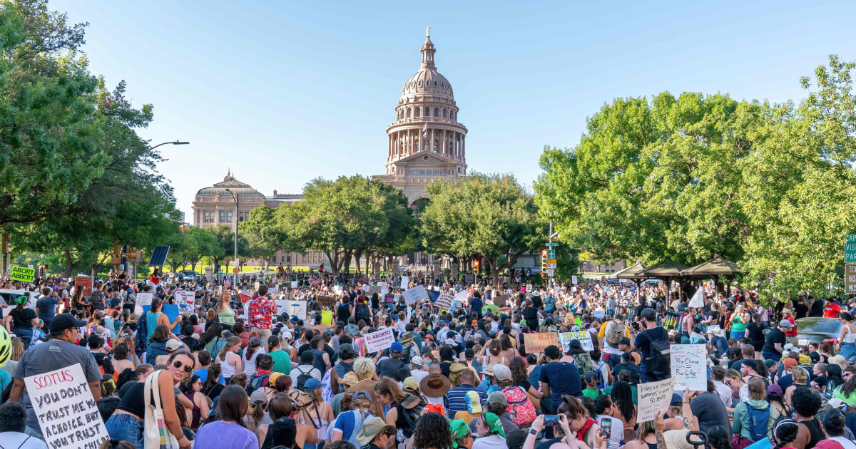 Texas Supreme Court blocks order that resumed abortions