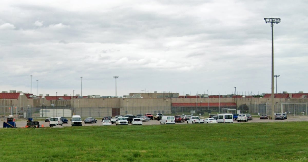 Inmate at private prison in Oklahoma kills officer, officials say