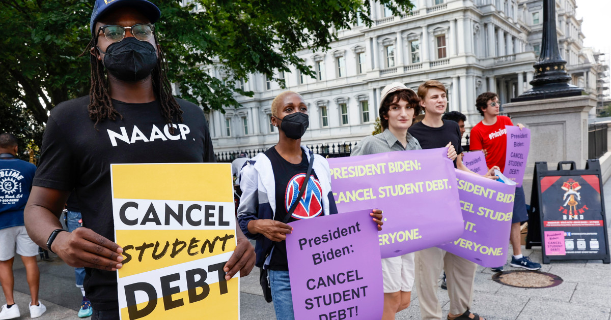 Borrowers, lenders left in limbo as deadline to extend student loan payment pause nears