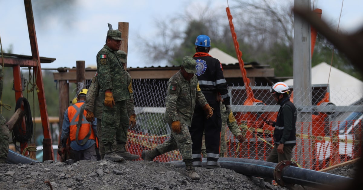 L’obscurité et les débris empêchent les efforts de sauvetage dans la mine inondée de Mexico