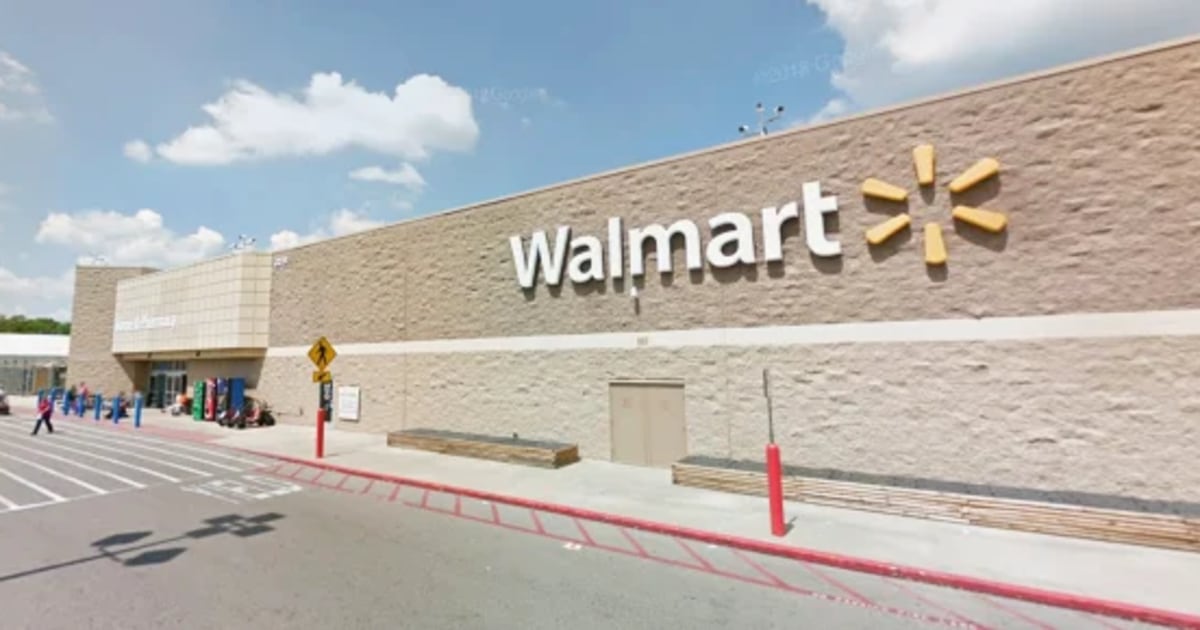 Police say a pilot threatens to 'intentionally crash' a plane into a