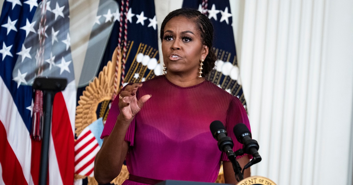 michelle-obama-announces-six-city-book-tour-for-the-light-we-carry