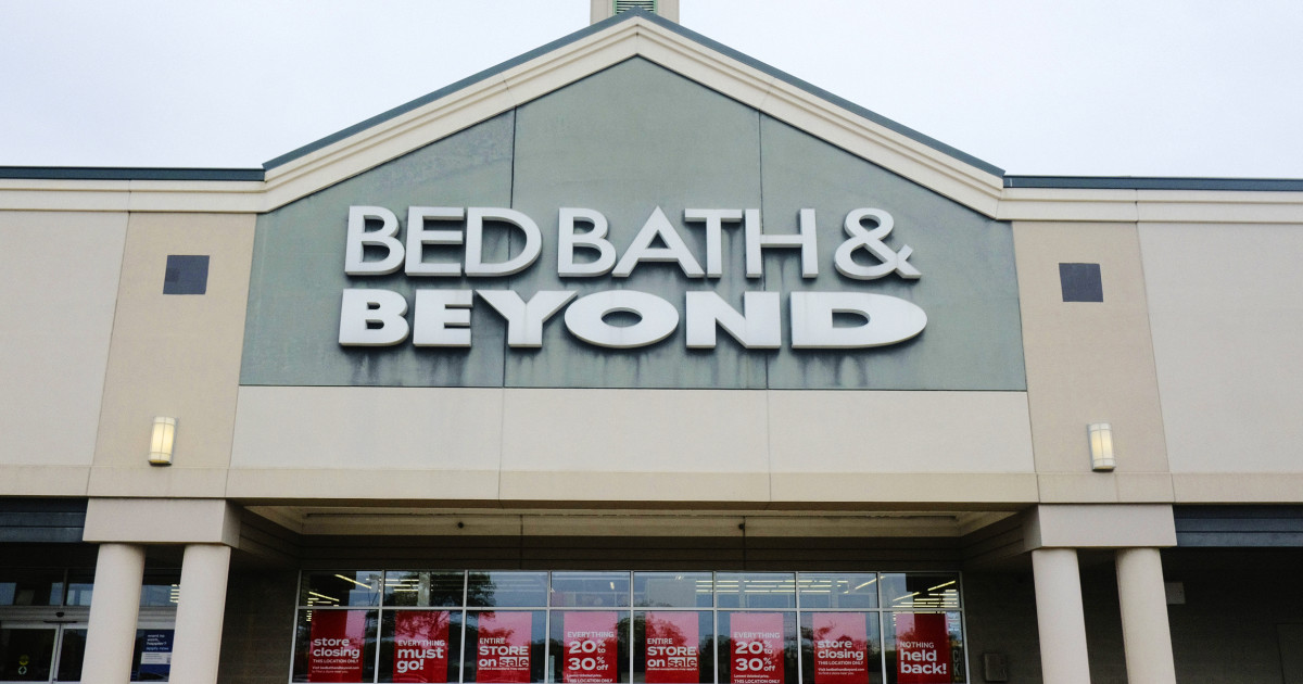 Bed Bath & Beyond reports a 28% drop in sales as it presses ahead with its turnaround plan