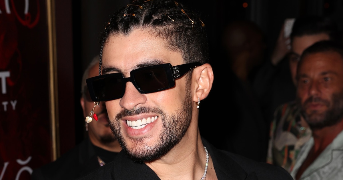 Bad Bunny ayuda a comprar casa a sobreviviente del tiroteo de Uvalde