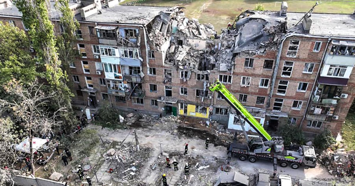 Putin's latest victim pulled from the rubble of Russian strike in Mykolaiv