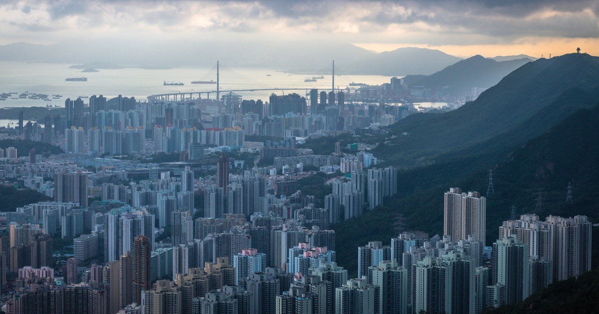 Hong Kong aims to win back business with major finance summit