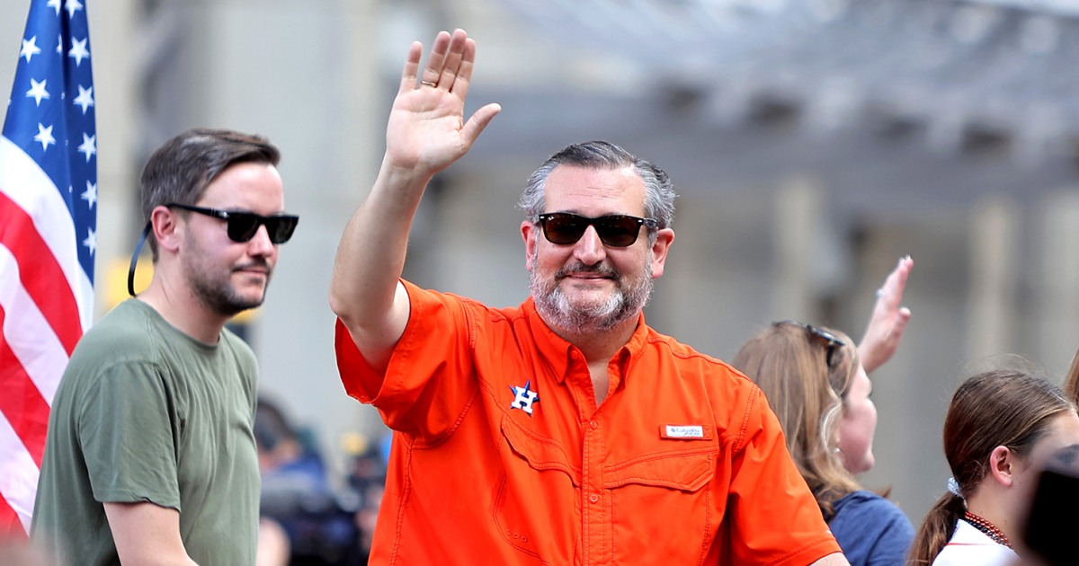 Ted Cruz booed at Houston Astros victory parade, hit with beer can