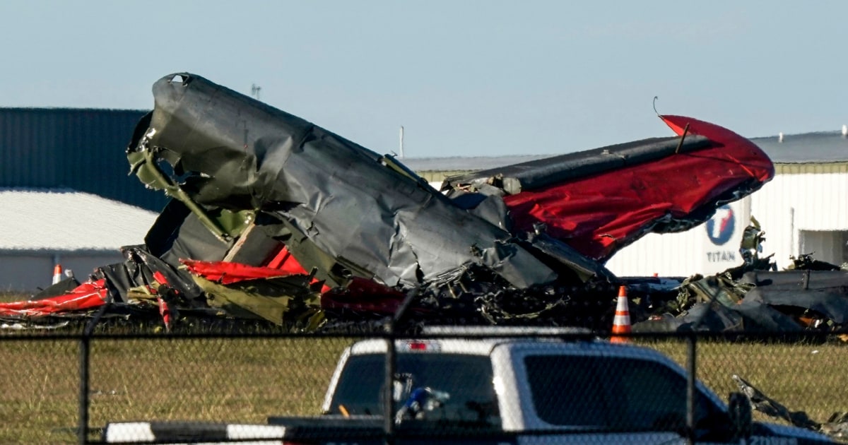 Lack of black boxes in Dallas airshow crash may hinder investigation