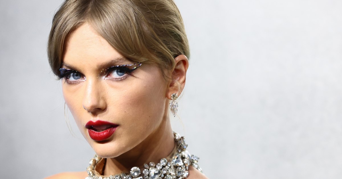 #Ticketmaster apologizes; Taylor Swift says watching fiasco has been ‘excruciating’