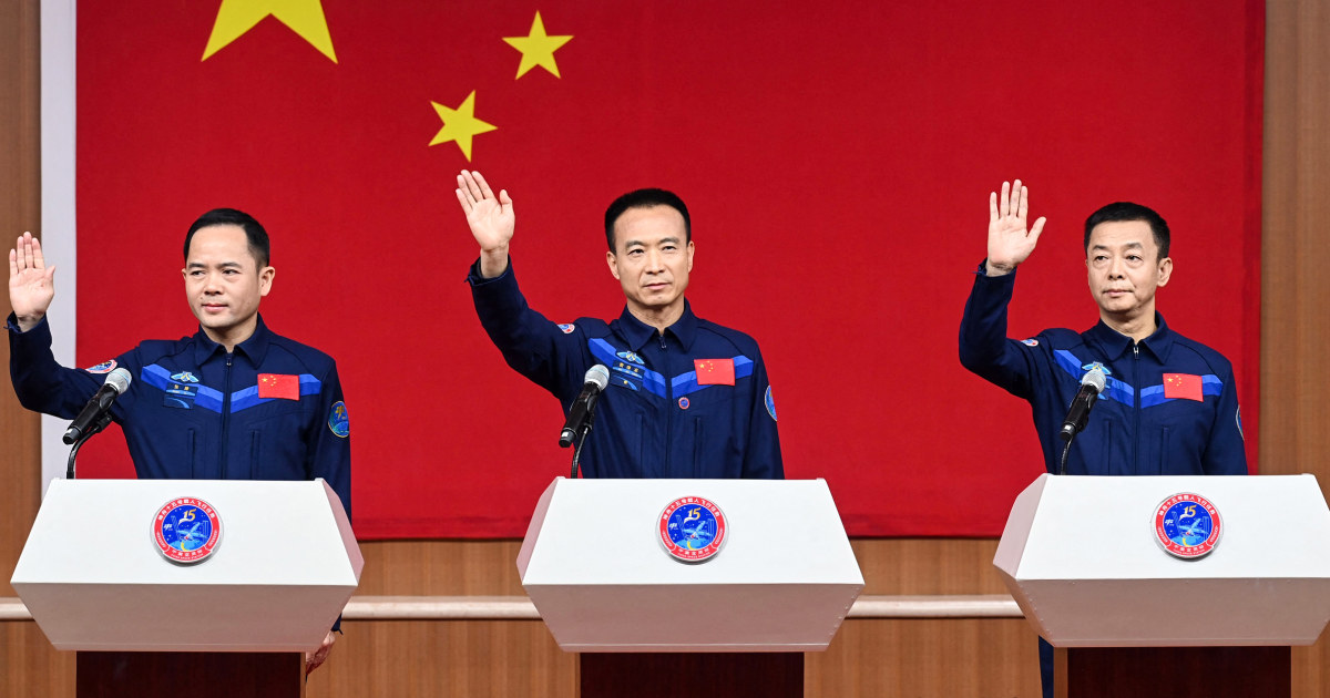 Un cohete chino llevará 3 a la estación espacial para despegar el martes