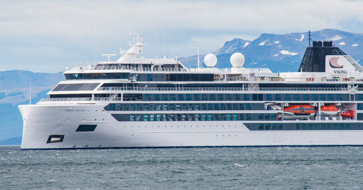 #’Rogue wave’ hits Viking cruise ship, killing 1 passenger and injuring 4 others