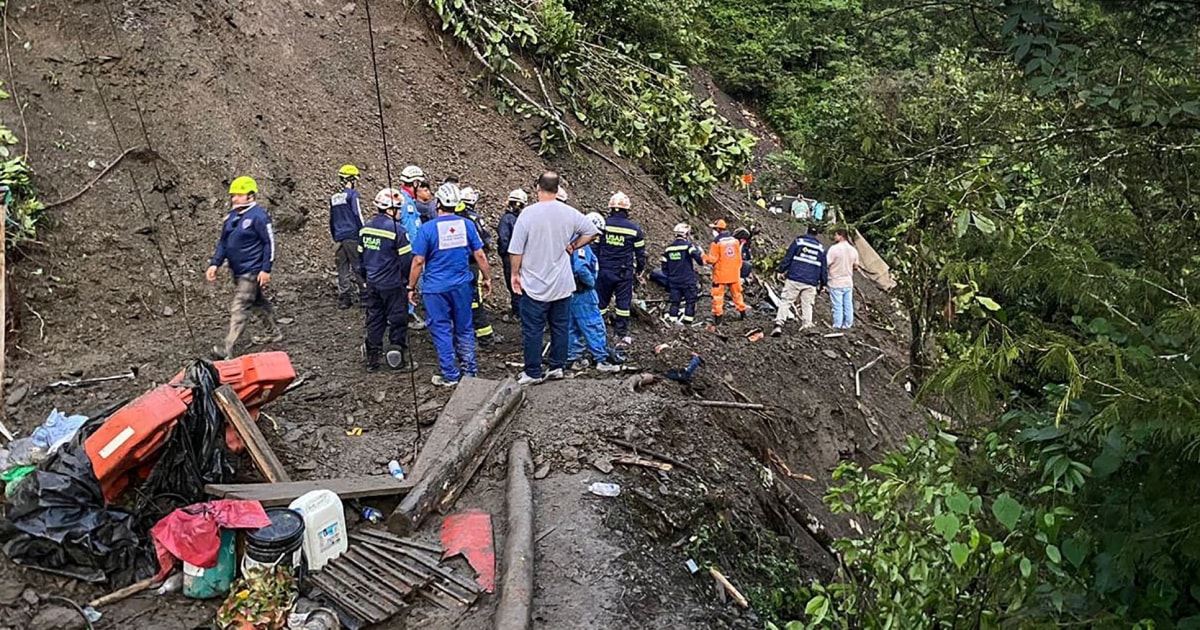 Dutzende werden in Kolumbien getötet, nachdem eine Schlammlawine einen Bus begraben hat