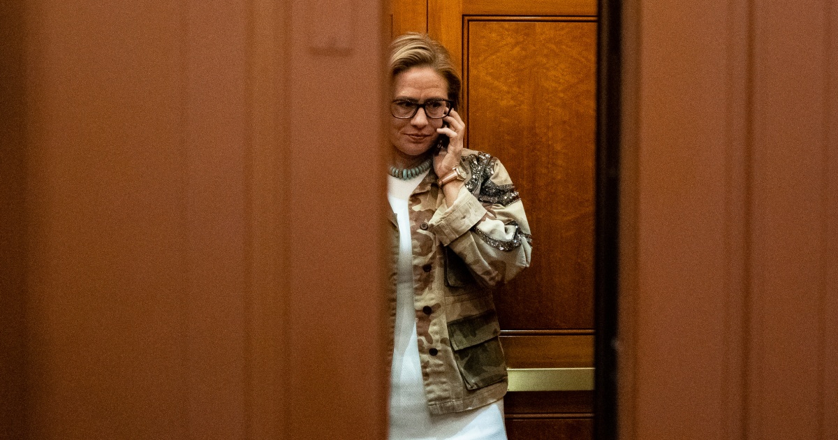 Sinema’s independent move throws a wrench into Democrats’ 2024 plans