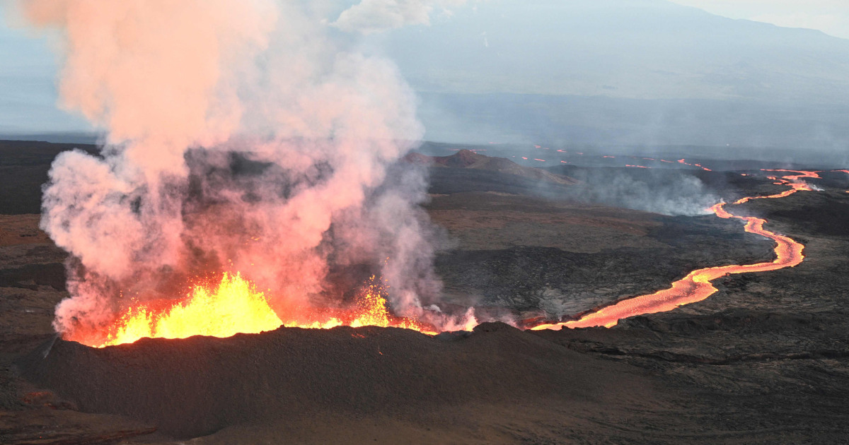 Mauna Loa alert stage lowered as scientists say ‘eruption might finish quickly’