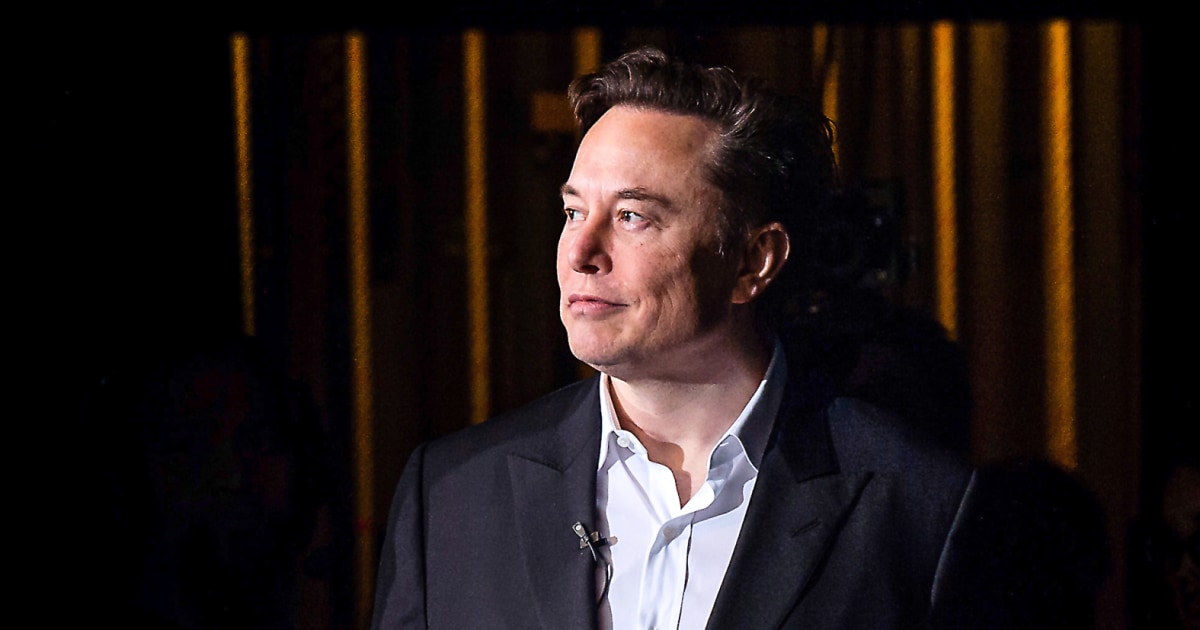 Musk Reinstates Suspended Journalists After Twitter Poll 