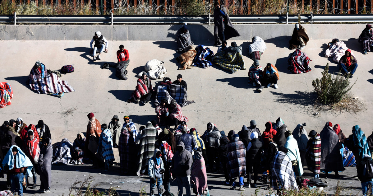 Texas mayor declares state of emergency over migrant swell