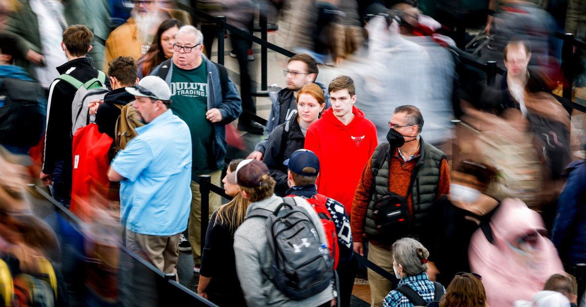 Airline passengers face high ticket prices amid Southwest flight cancellations