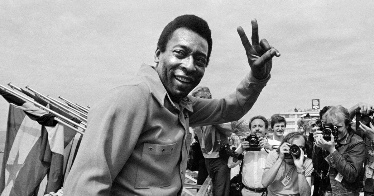 Pelé remembered for transcending soccer around world