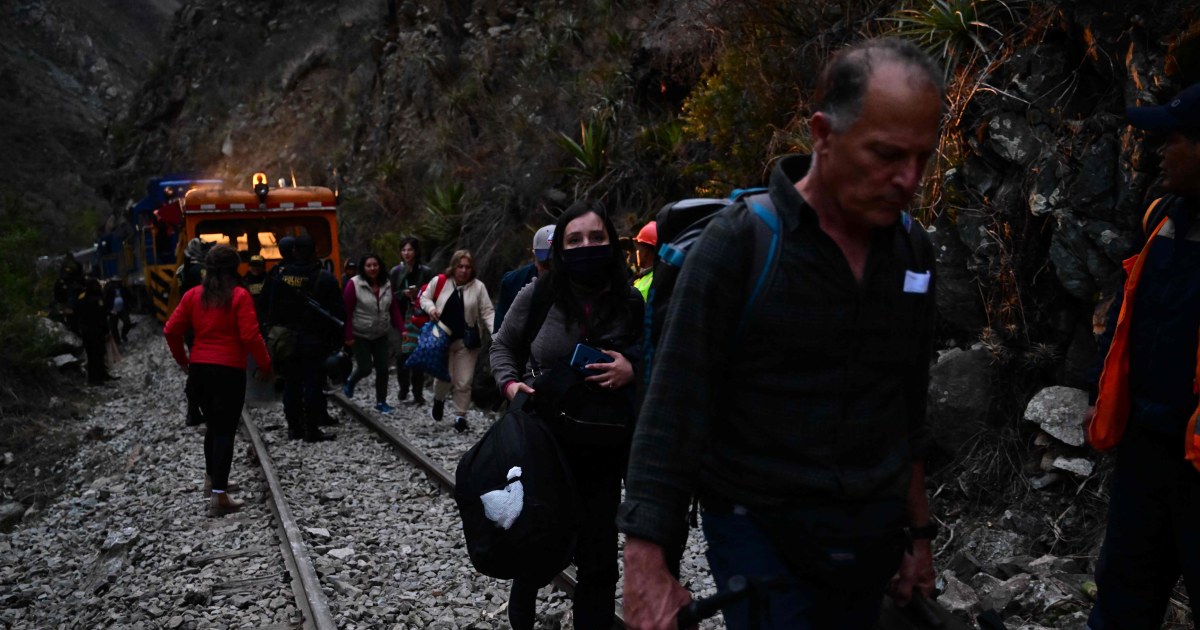 Amerikāņu tūristi iestrēguši Maču Pikču nāvējošo protestu dēļ Peru