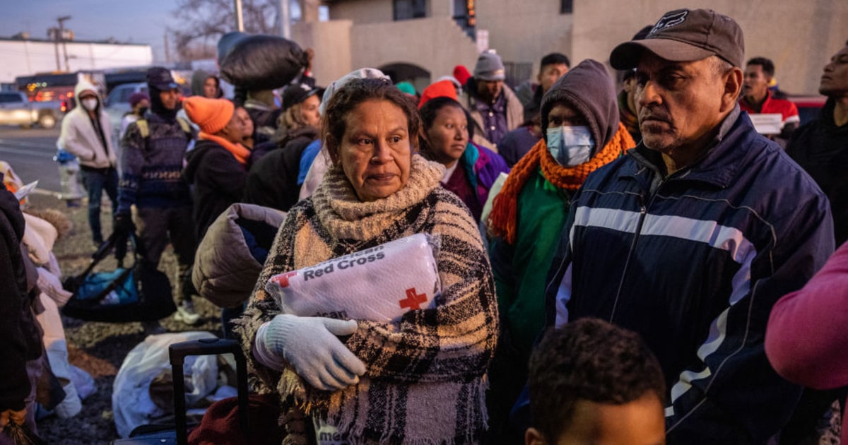 “No hay capacidad en los albergues de El Paso”. Los migrantes se ...