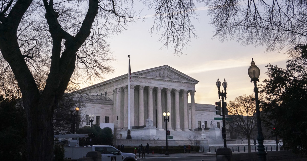 Justices seem to lean toward deaf student in education case