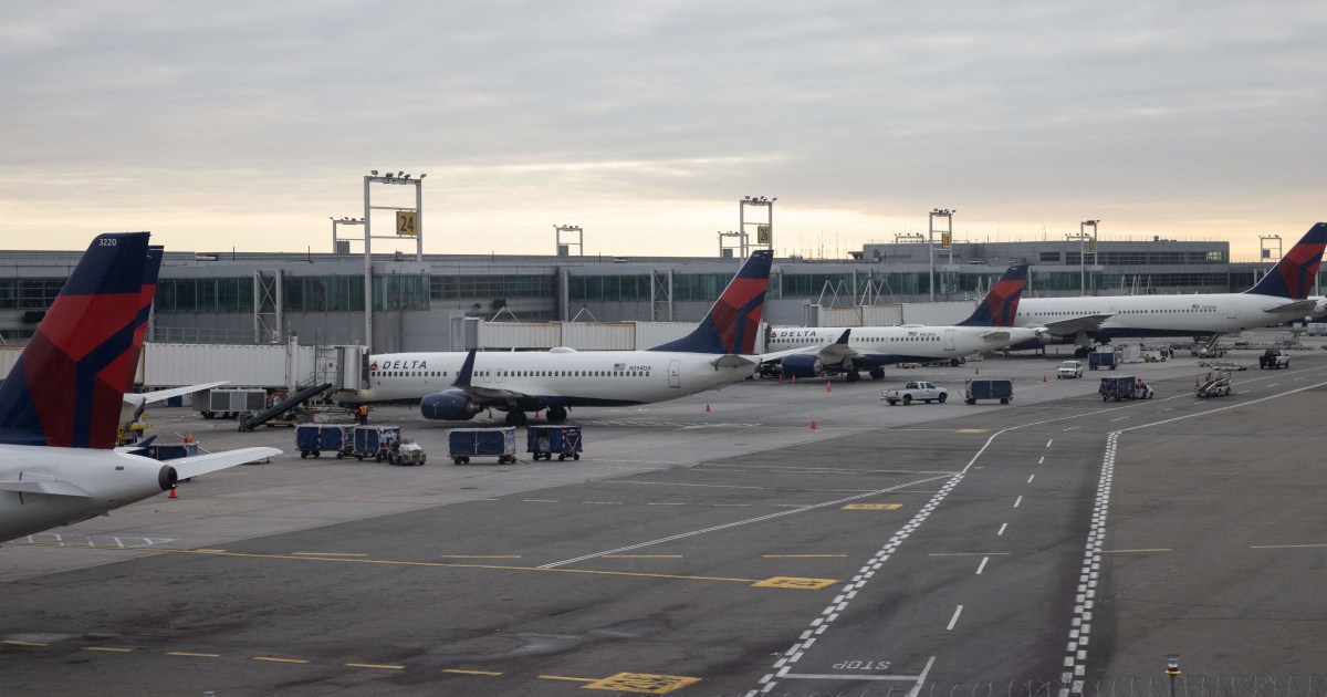 Dos aviones evitan en el último instante un desastroso choque a alta velocidad en una pista del
