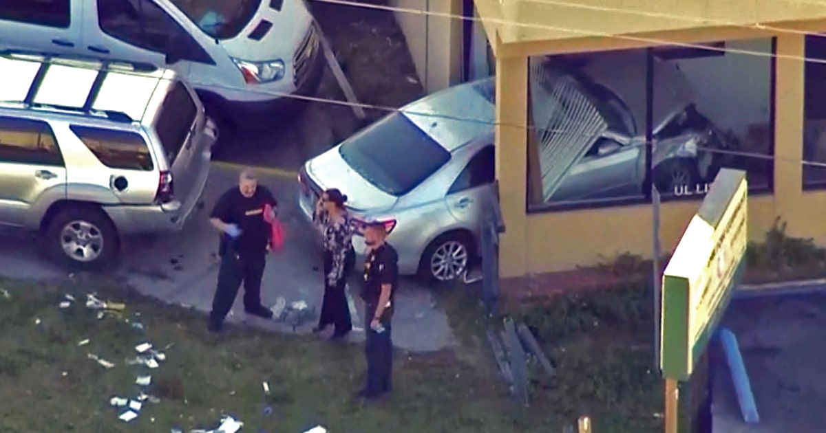 Florida mass shooting suspect killed during police pursuit