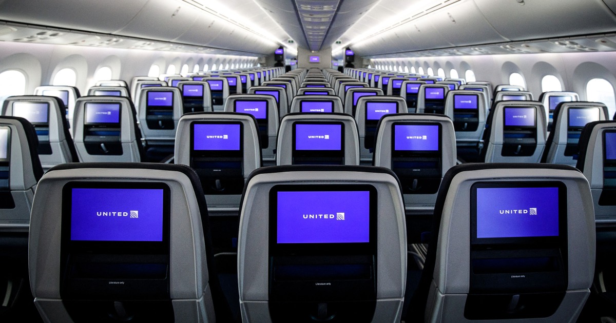 United says it will make it easier for families to book seats with their children for free