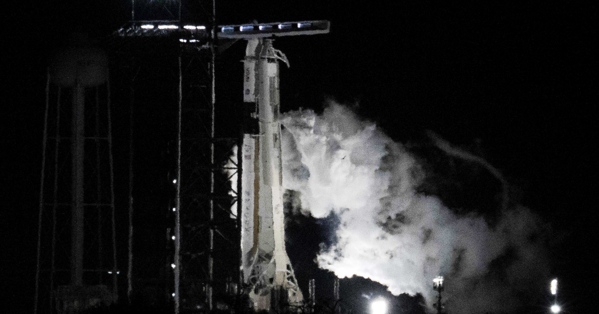 Una falla de último minuto mantiene en tierra a los cohetes y astronautas de SpaceX