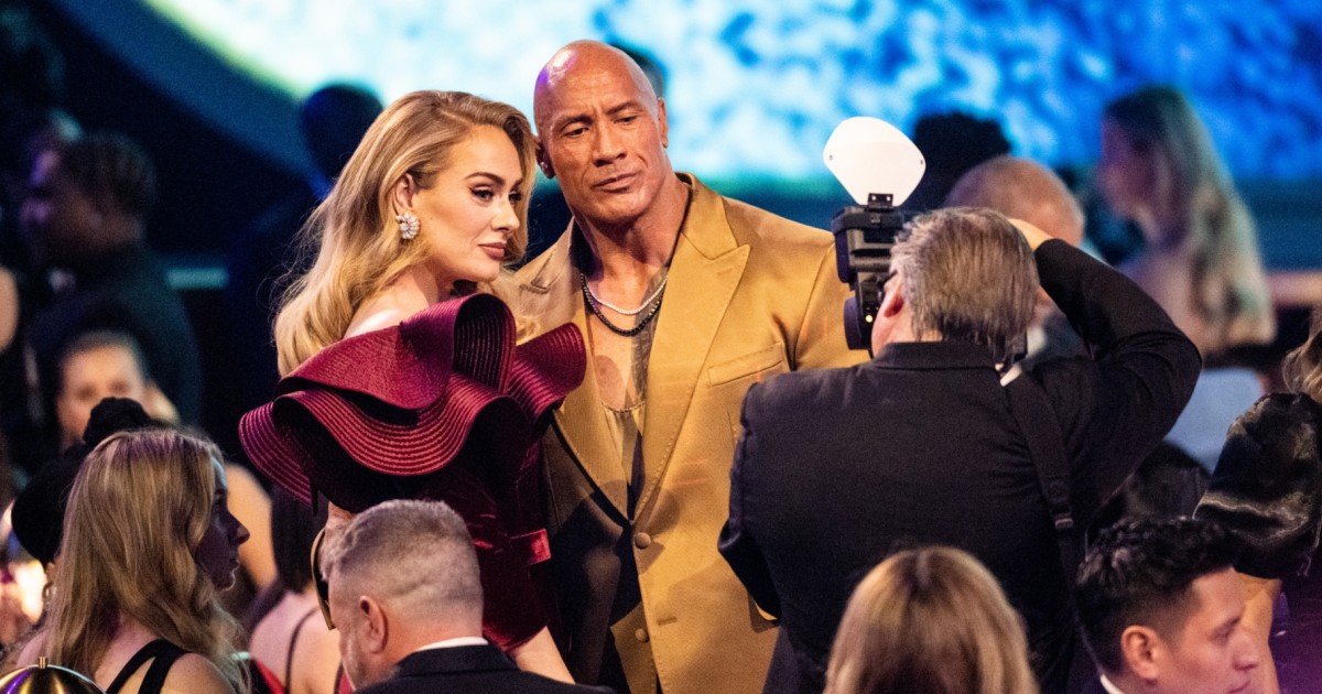 Dwayne Johnson detalla cómo sorprendió a Adele en los Grammys