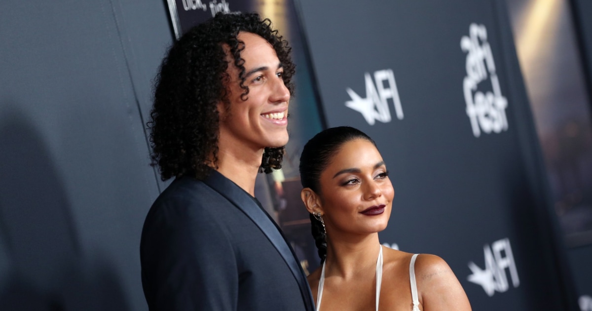 Engagement ring vanessa hudgens and austin butler wedding 60 photos