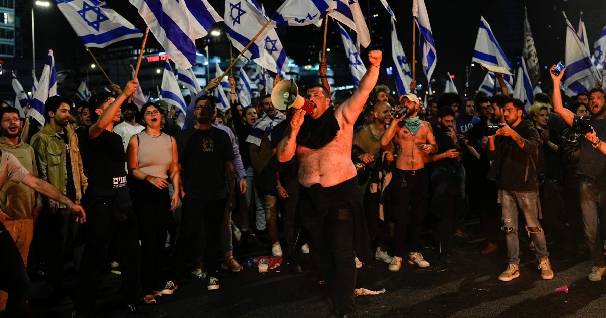 Mass protests erupt in Israel after Netanyahu fires defense chief