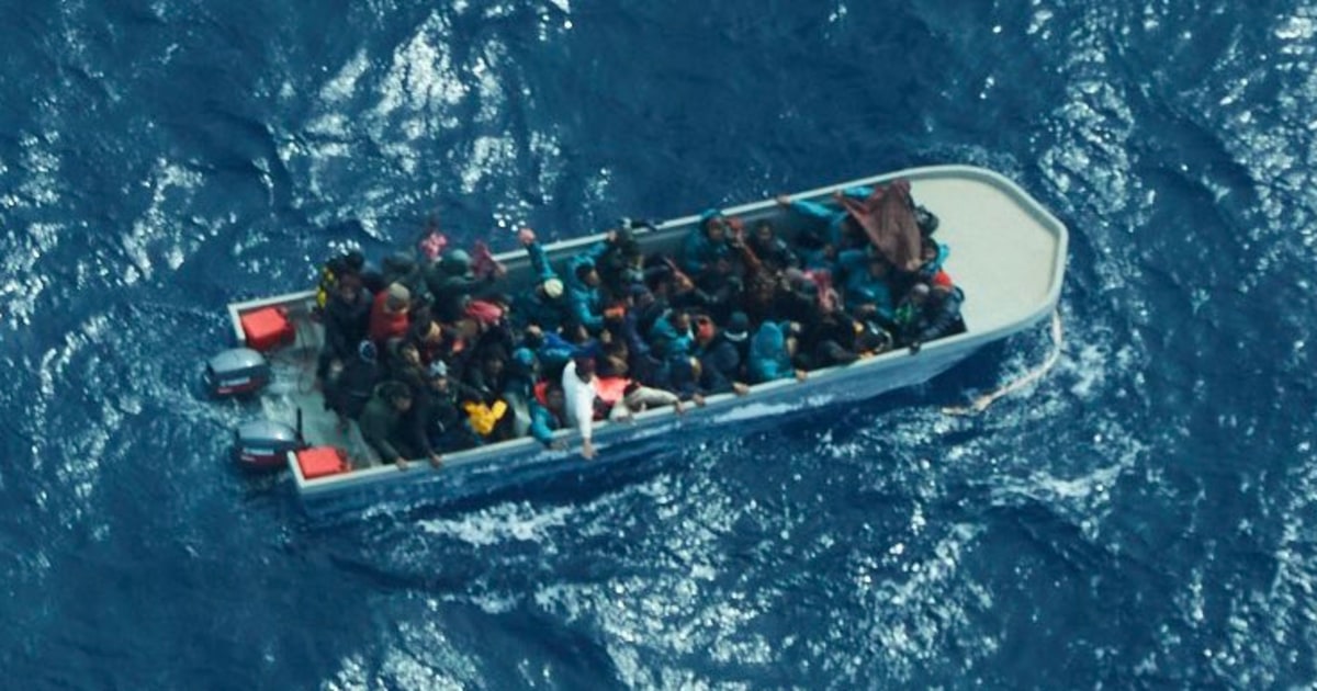 Thirty migrants missing in shipwreck off Libya as charity blames Italy