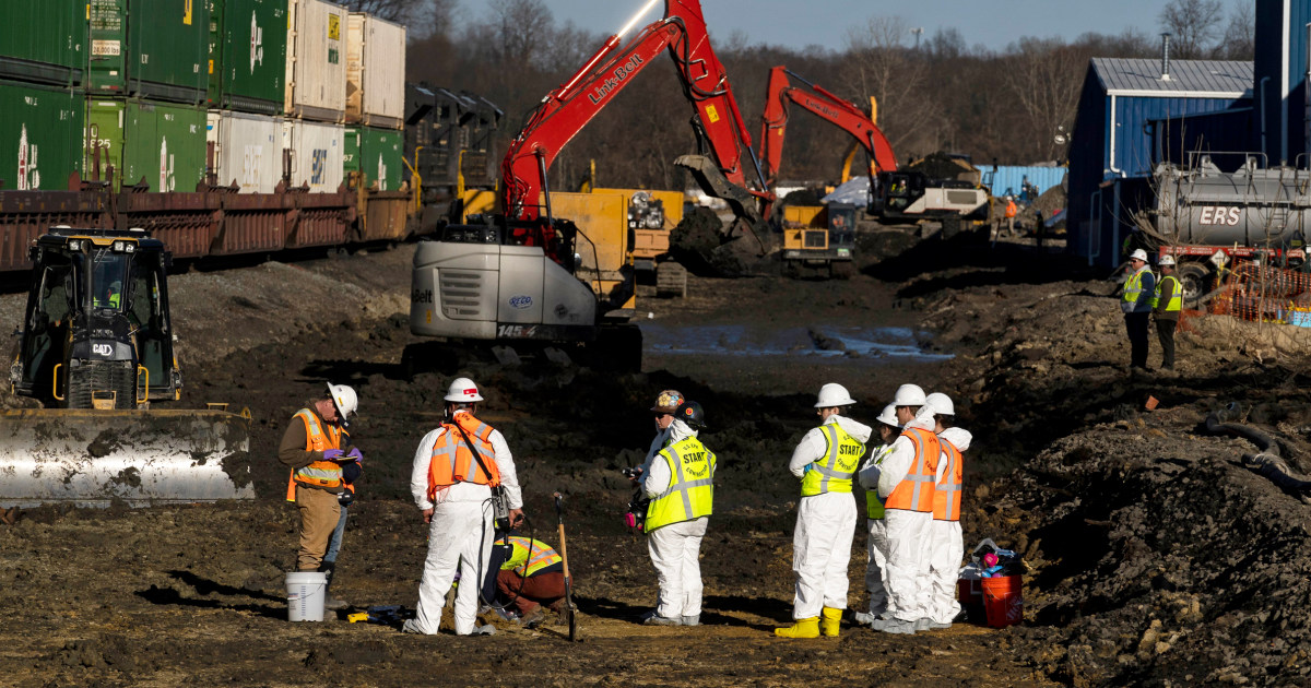 La EPA presiona por la transparencia en torno a las pruebas de dioxinas después del descarrilamiento de Ohio
