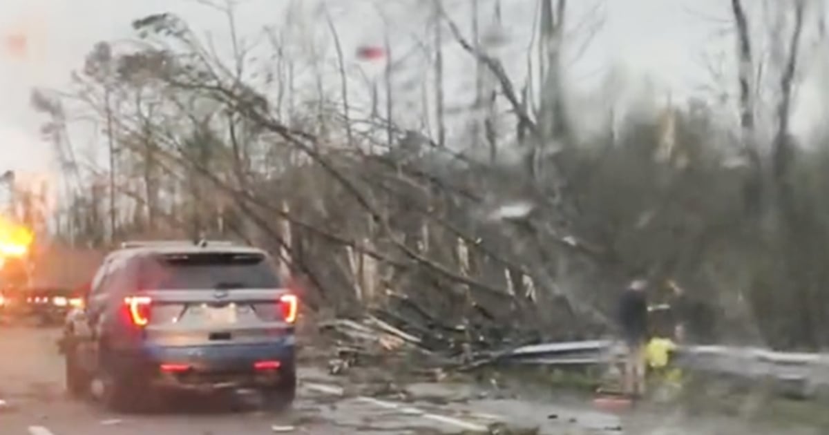 El gobernador de Georgia declara el estado de emergencia después de que ‘múltiples tornados’ azotaran el estado