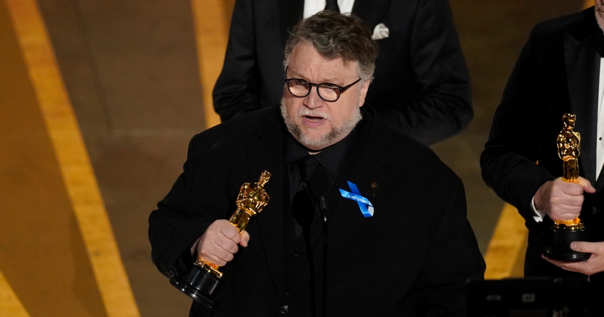 mexican-director-guillermo-del-toro-wins-the-oscar-for-best-animated