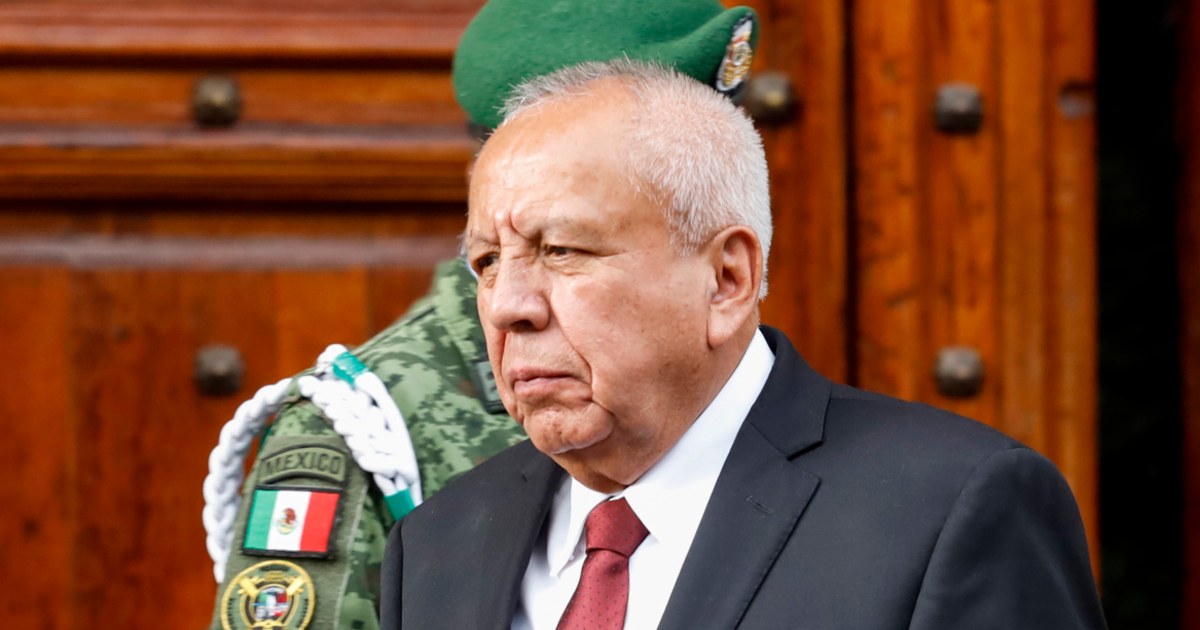 Máximo funcionario de inmigración de México enfrentará cargos penales por incendio en centro de detención de migrantes
