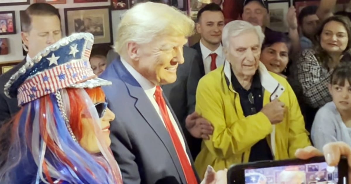 Donald Trump embraces Jan. 6 defendant who wants Mike Pence executed