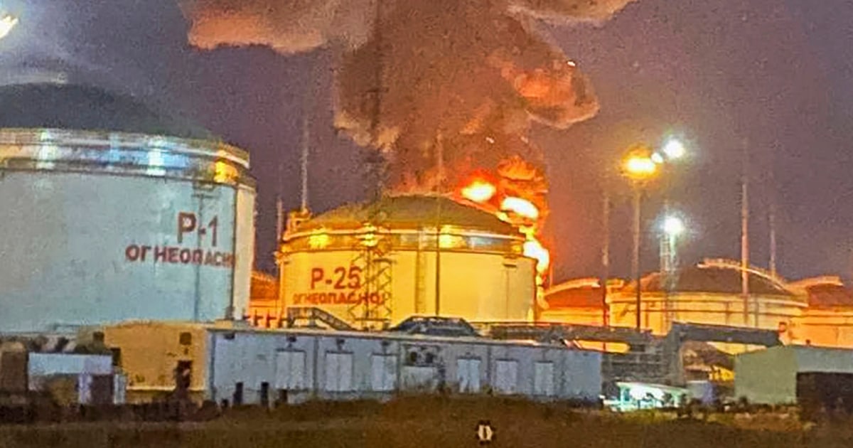 Huge fire rages at Russian oil depot as FSB says Ukrainian agents arrested in Crimea