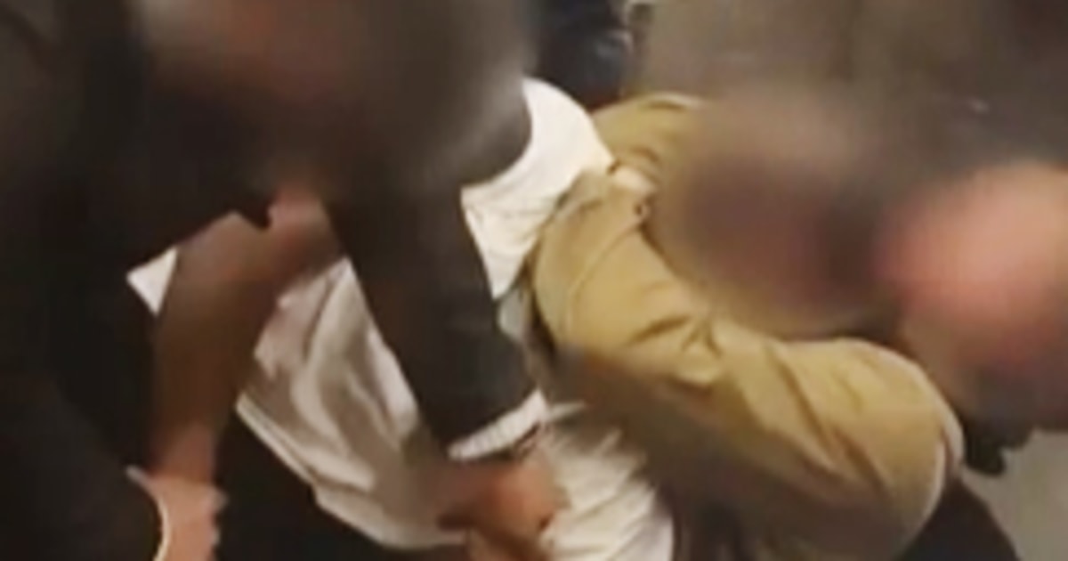 Man dies after NYC subway rider puts him in chokehold during train altercation, police and witness say