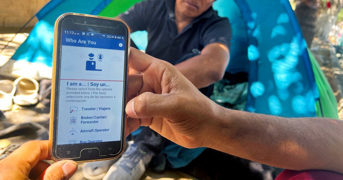 Texas says phone app encourages illegal border crossings in suit