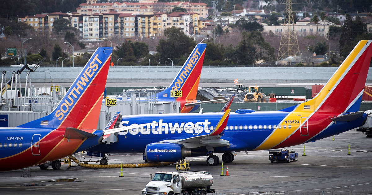 2 aviones abortaron sus aterrizajes cuando el jet del suroeste rodó hacia sus pistas en San Francisco
