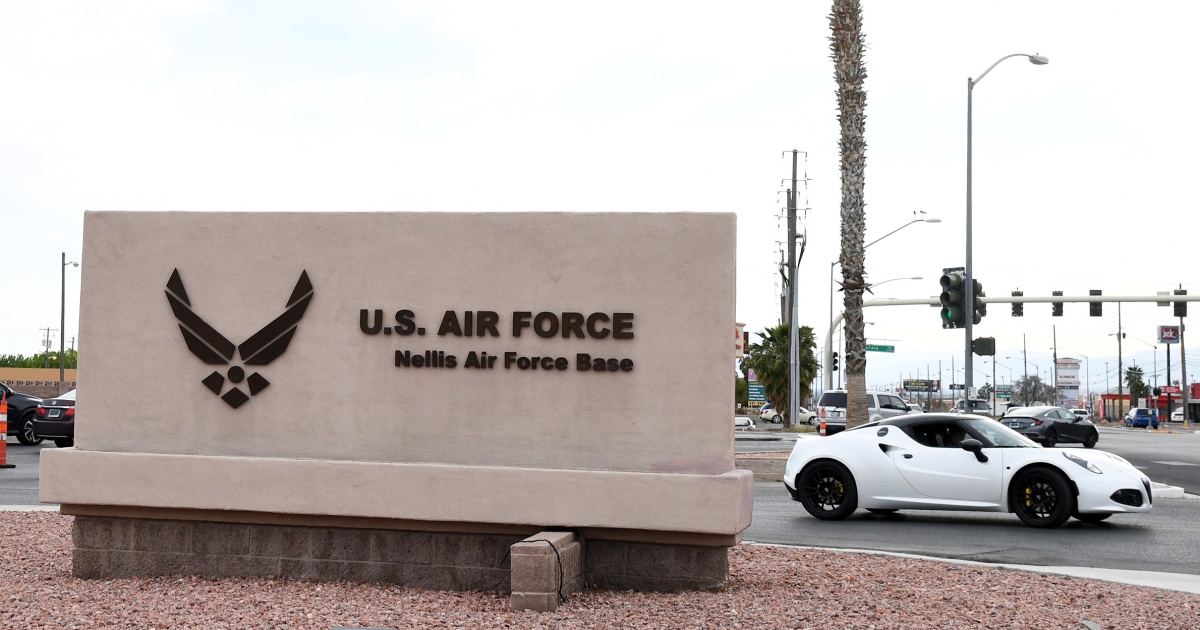Los líderes del Pentágono cancelan espectáculo de drag en la base de la Fuerza Aérea de Nevada