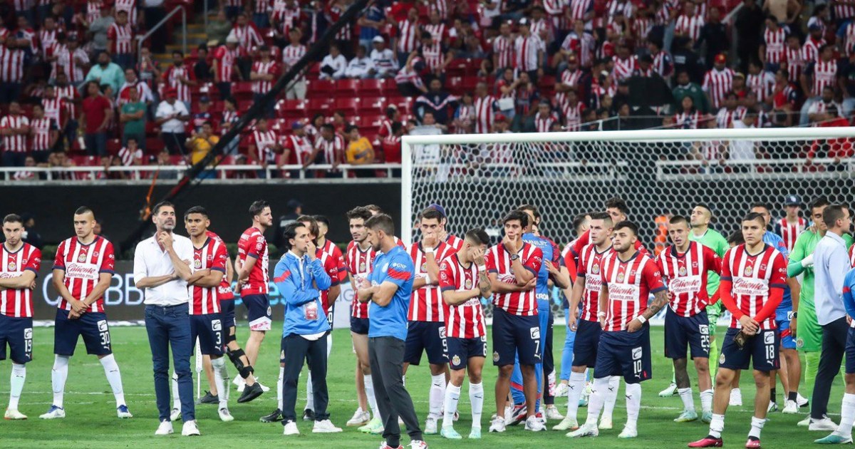 Las posiciones que reforzaría Chivas para el Apertura 2023