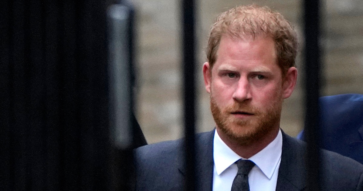 哈里王子将在英国小报黑客审判中出庭作证