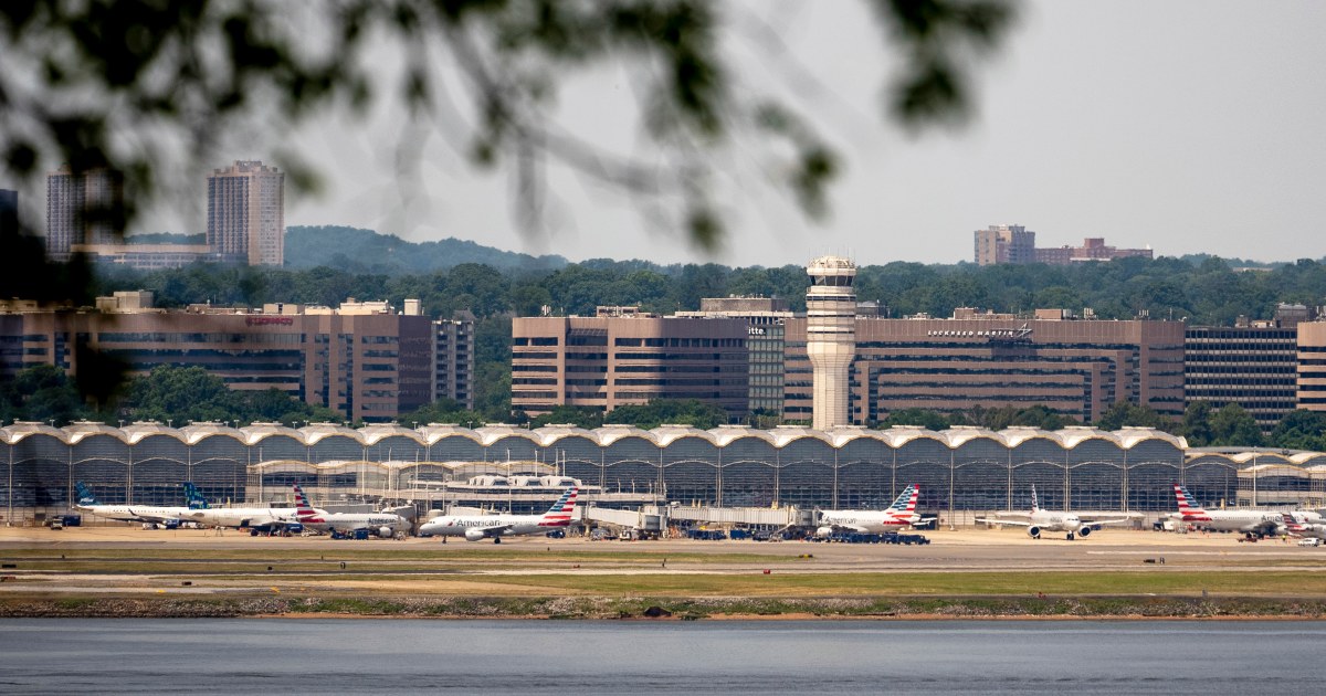 Flights to D.C. area briefly grounded due to communications system issues, FAA says