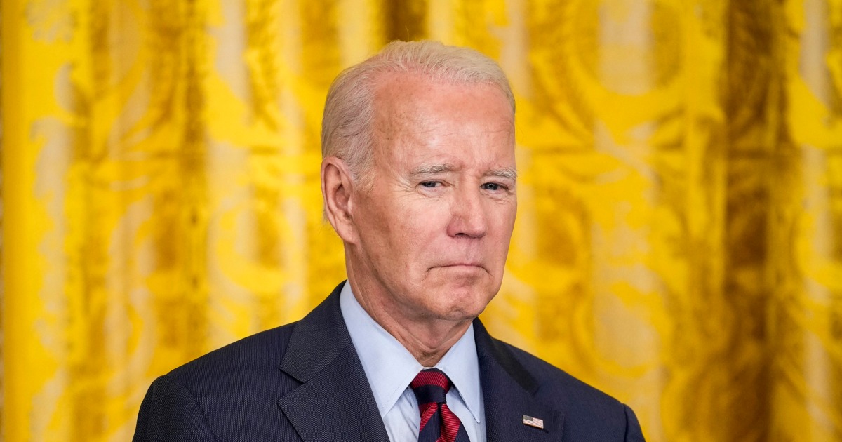 Biden defiende dar bombas de racimo a Ucrania en medio de rechazo bipartidista