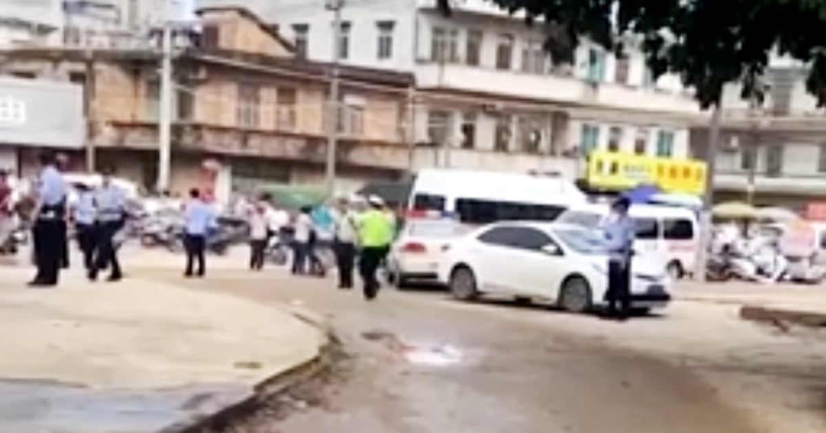 6 are killed in stabbing at kindergarten in China